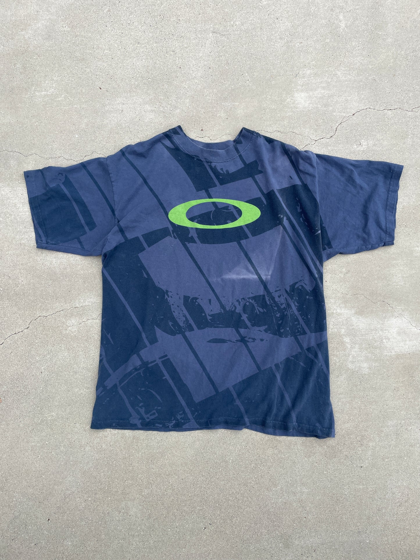 OAKLEY FADED GRAY AND GREEN TEE - 2000S